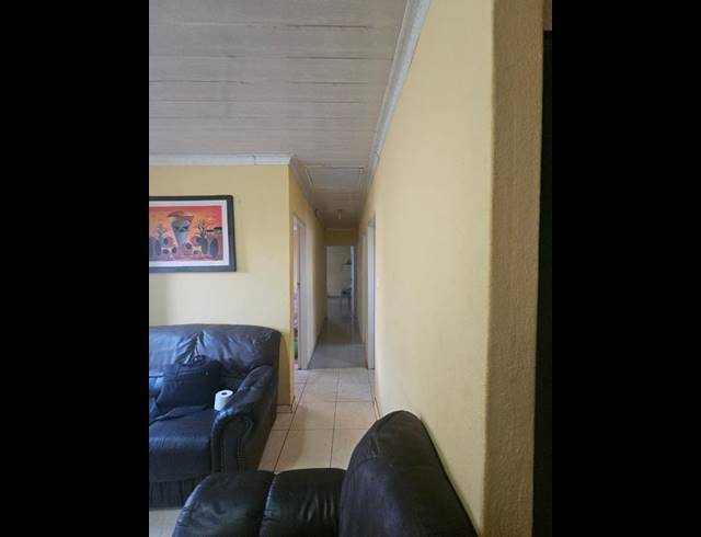 3 BEDROOM HOUSE FOR SALE IN PROTEA GLEN EXT